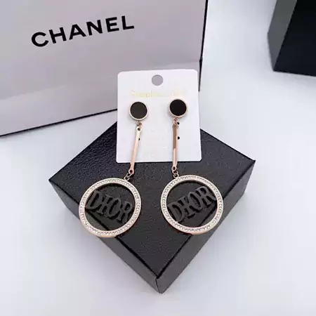 ディオール ピアス 丸い ビジュー付き