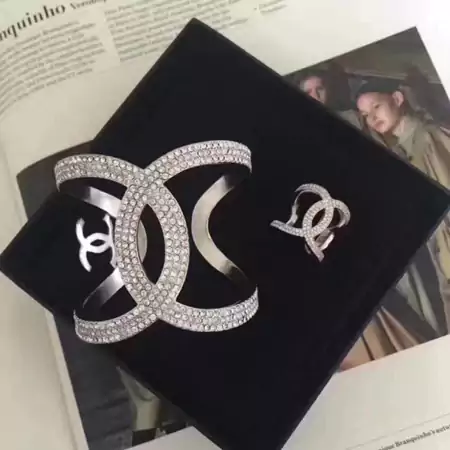 chanel 腕輪 指輪 ぜいたく