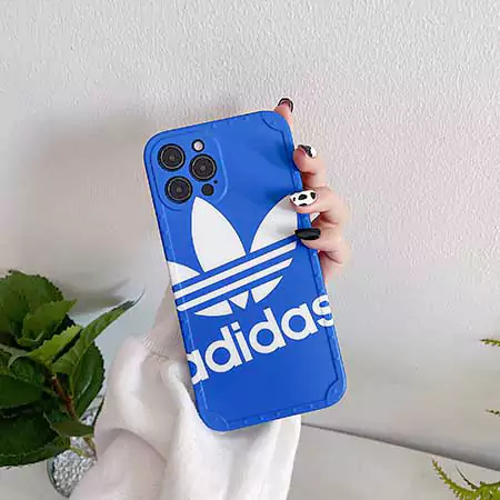 アディダス iPhone12スマホケース