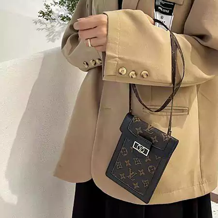 クロスボディ 上品