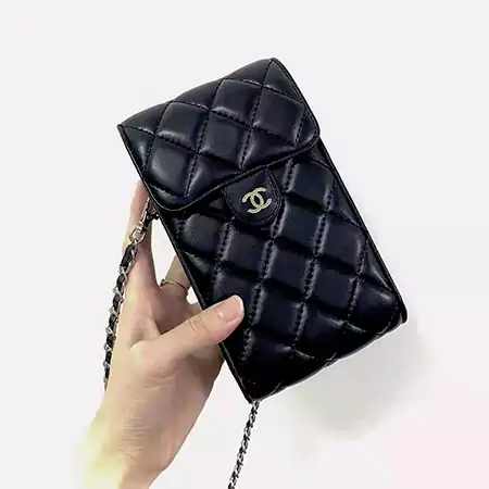 シャネルバッグ 肩掛け