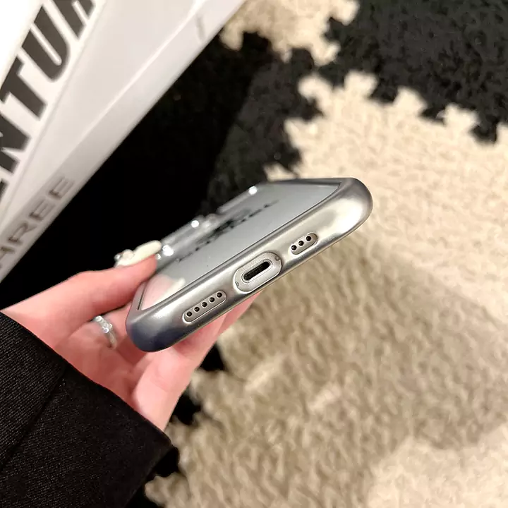 シャネルアイフォーン16シリコンケース