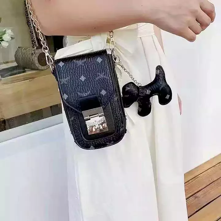 mcm アイフォーンxrxsxs max金具ロゴ付きケース