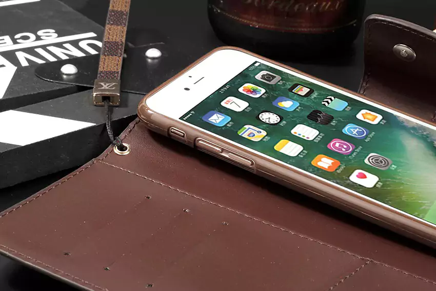 GUCCI iphone8plus護ケース マグネット